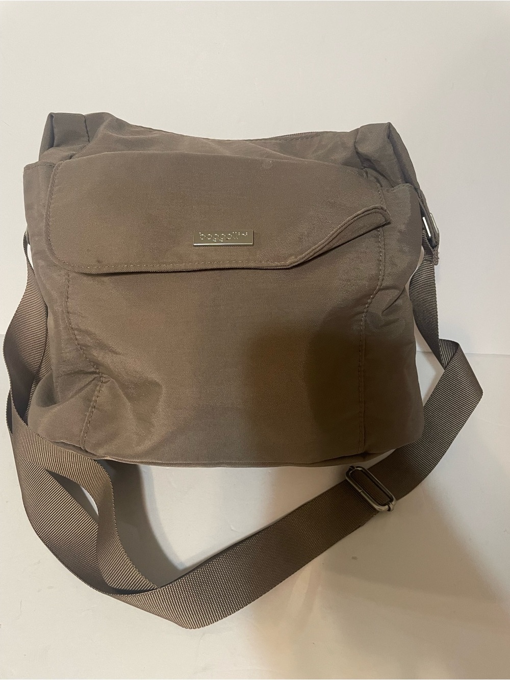 Baggallini Taupe Brown Crossbody Bag